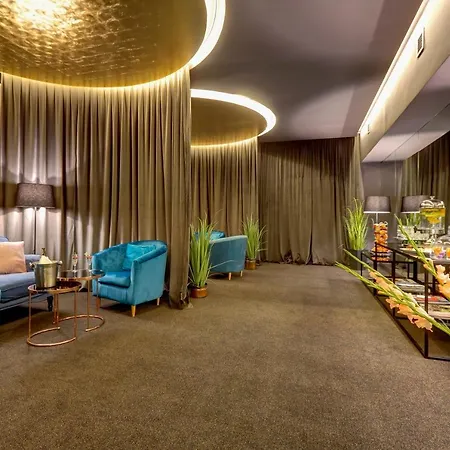 Hotel Afrodyta Business & 4*